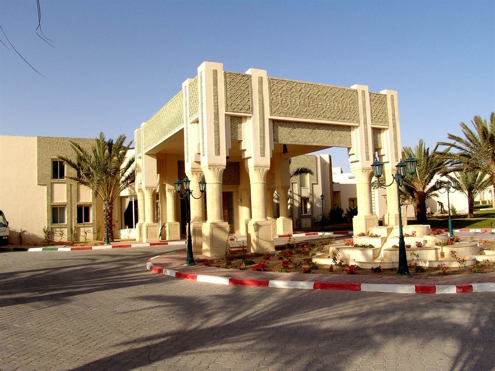 Ras El Ain Hotel Tozeur Exterior photo