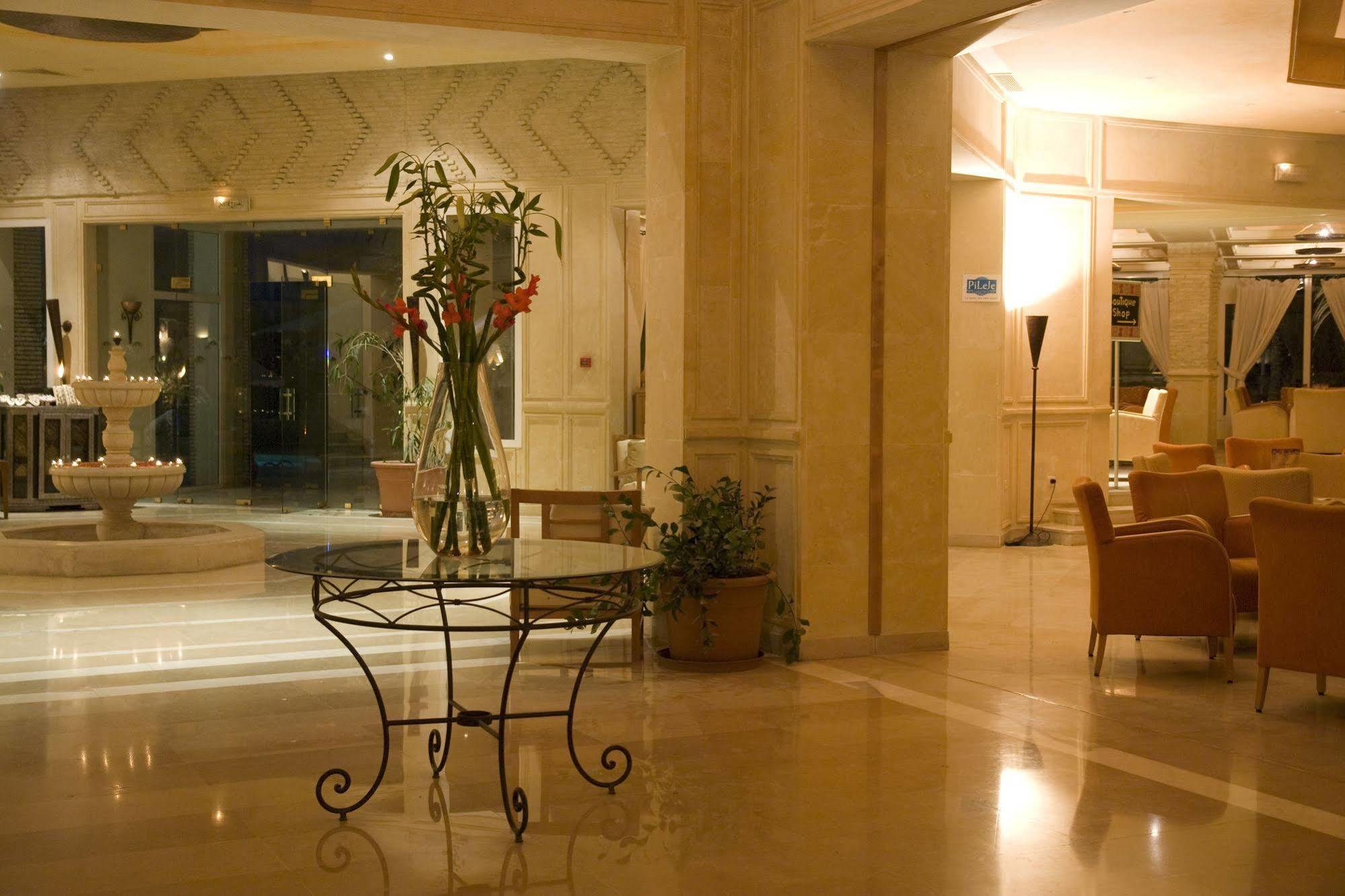 Ras El Ain Hotel Tozeur Exterior photo